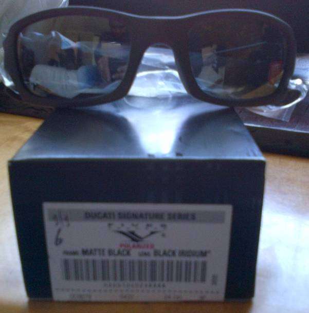 **********GENUINE OAKLEY - FIVES SQUARED (MB) SUNGLASSES INCLUDING POSTAGE**********