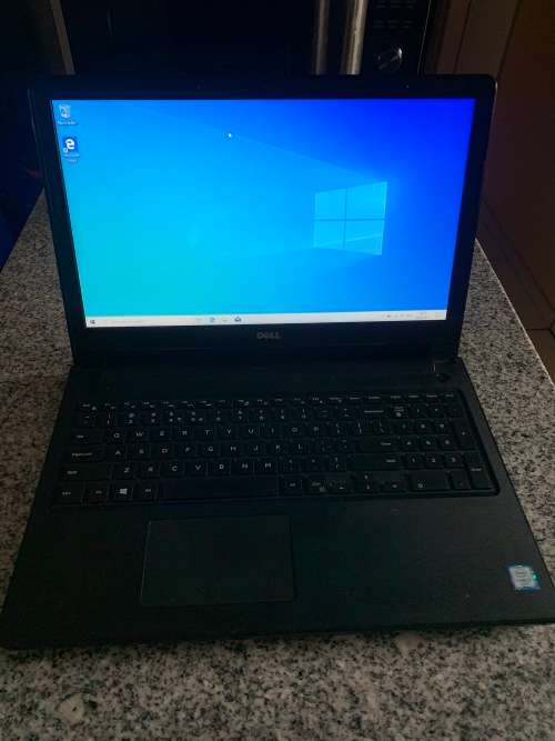 DELL INSPIRON 15 CORE i3-6006U