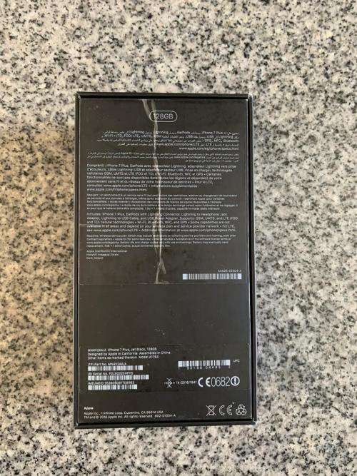 I PHONE 7 PLUS 128GB MINT CONDITION