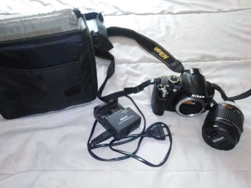 NIKON D3000 WITH 18-55MM LENS