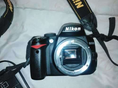 NIKON D3000 WITH 18-55MM LENS