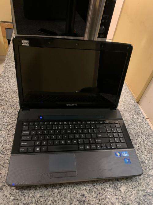 GIGABYE Q2542 CORE i3 PLIZ READ