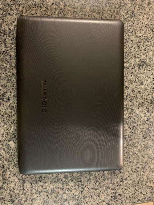 GIGABYE Q2542 CORE i3 PLIZ READ