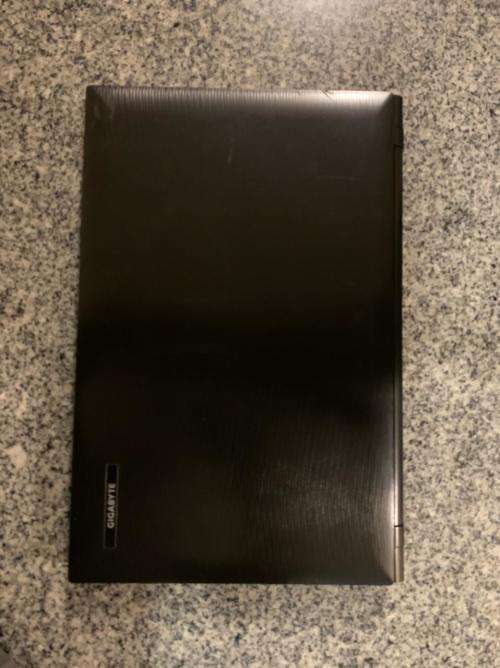 GIGABYE Q1532 CORE i3