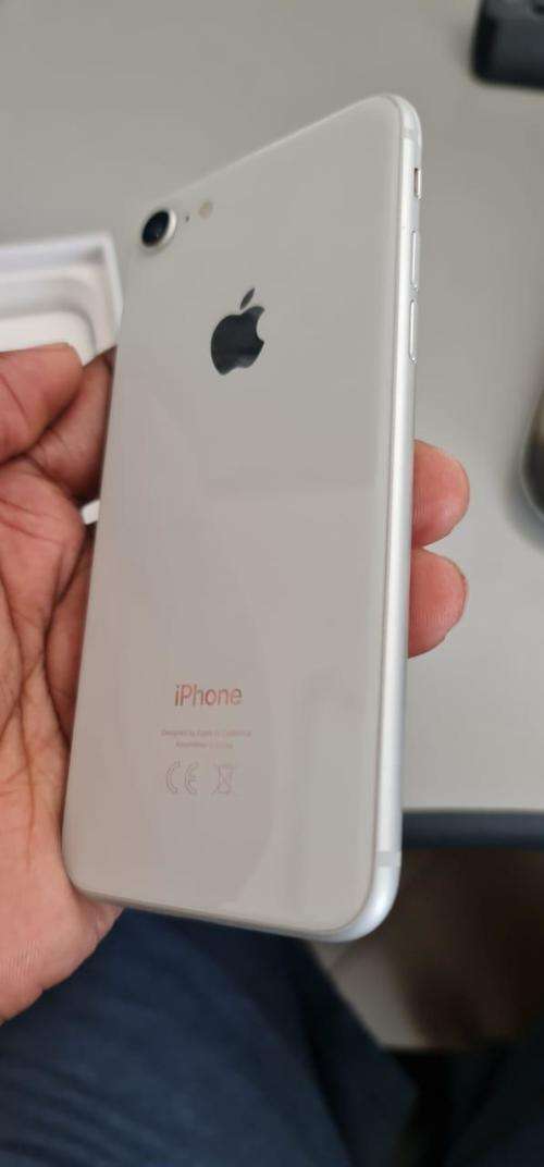 I PHONE 8 64 GB MINT CONDITION AS NEW