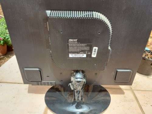 MECCER  A1954 LED MONITOR