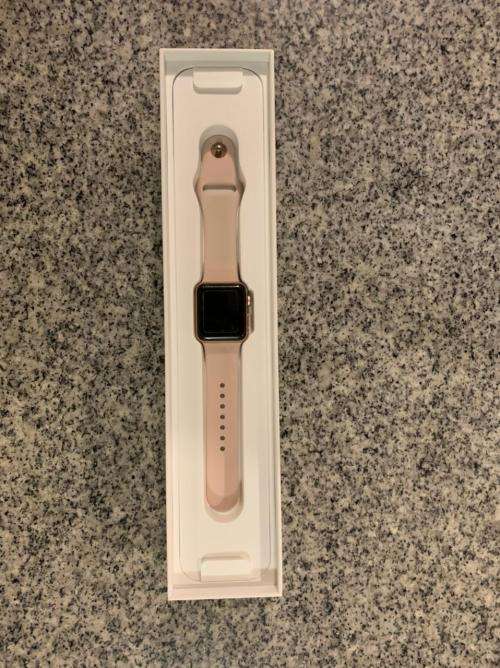 APPLE WATCH SERIES 3 GOOD CONDITION