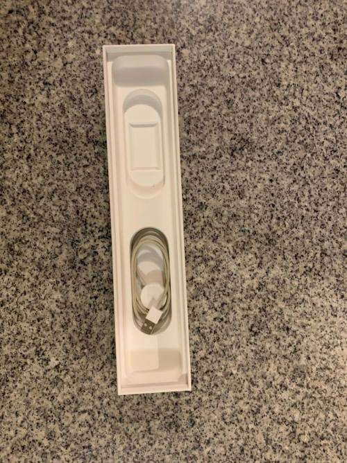 APPLE WATCH SERIES 3 GOOD CONDITION
