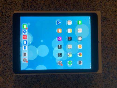 IPAD AIR 2 WIFI 32GB SPACE GREY A1566 MINT CONDITION