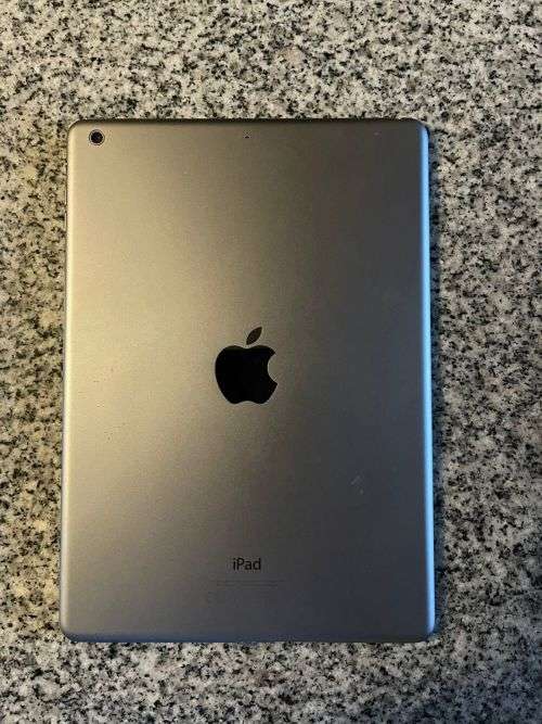 IPAD AIR  WIFI and 4G 32GB SPACE GREY A1475