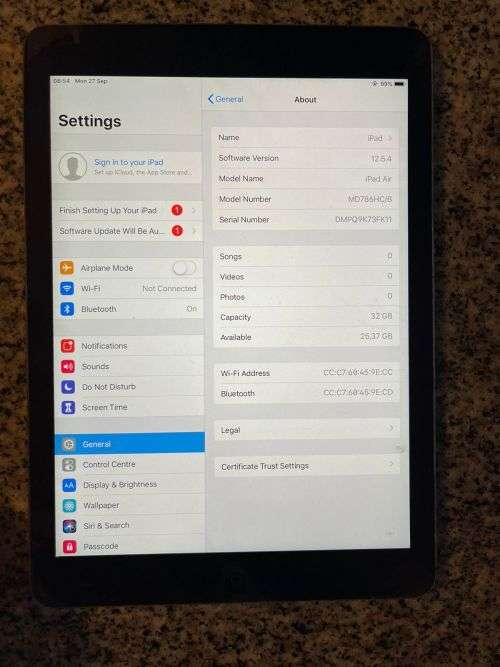 IPAD AIR  WIFI and 4G 32GB SPACE GREY A1475