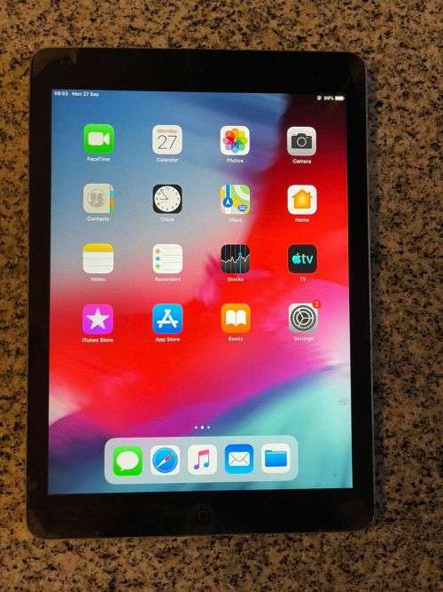 IPAD AIR  WIFI and 4G 32GB SPACE GREY A1475