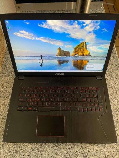 Asus FX753VD-GC370T I7-7700 16GB RAM 256GB SSD + 1TB Hdd Geforce GTX 1050 4GB 17.3 GOOD CONDITION