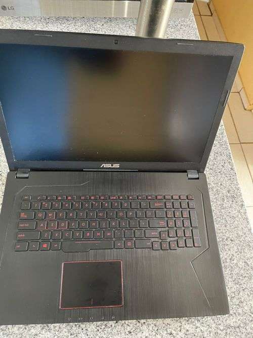 Asus FX753VD-GC370T I7-7700 16GB RAM 256GB SSD + 1TB Hdd Geforce GTX 1050 4GB 17.3 GOOD CONDITION