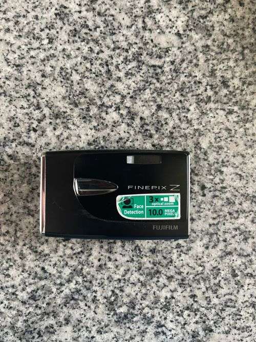 Fujifilm Finepix Z20fd 10MP Digital Camera with 3x Optical Zoom