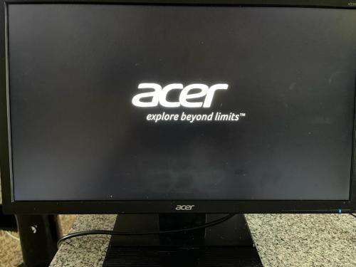 Acer V226HQL Bbd 21.5` Full HD (1920 x 1080)