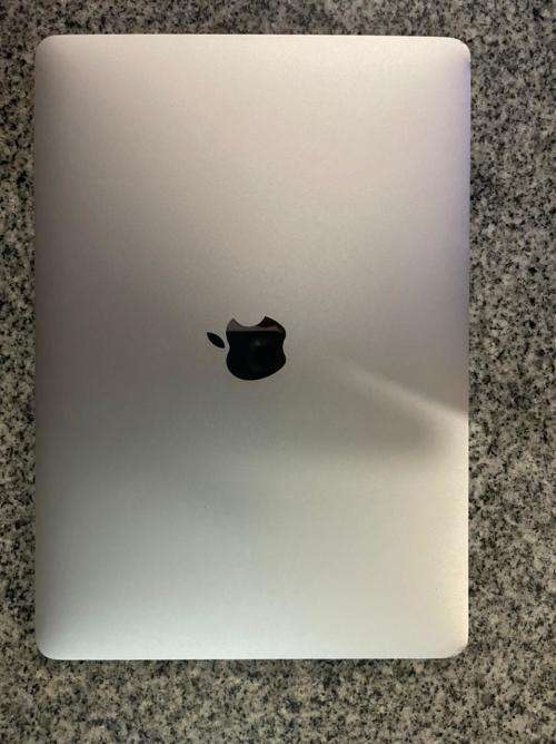 MACBOOK AIR 13 `` CORE i5 2018 LOW CYCLE COUNT