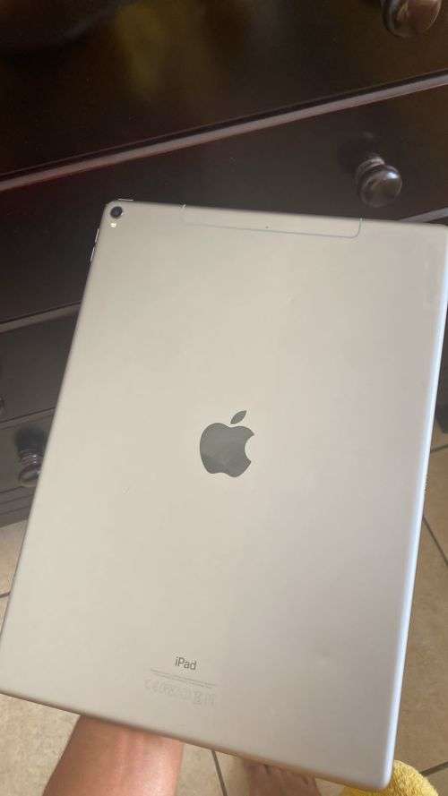 iPad Pro 12.9` (Wi-Fi/Cell - 2nd Gen) Silver 256GB A1671