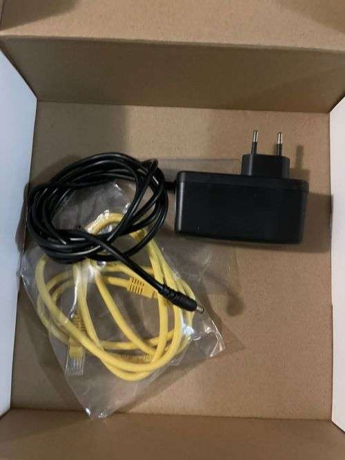 Huawei B525 4G LTE WiFi Modem Wireless Router (uses SIM card) [BOXED]