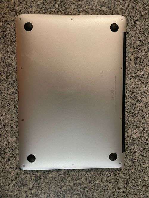 MACBOOK AIR CORE i5  13 INCH 2017 IMMACULATE CONDITION LOW CYCLE COUNT