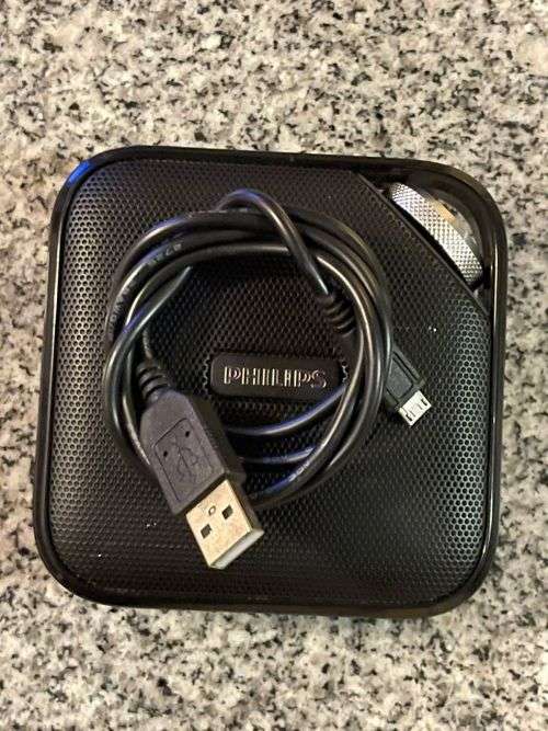 Philips BT2500B/00  Wireless Portable Speaker