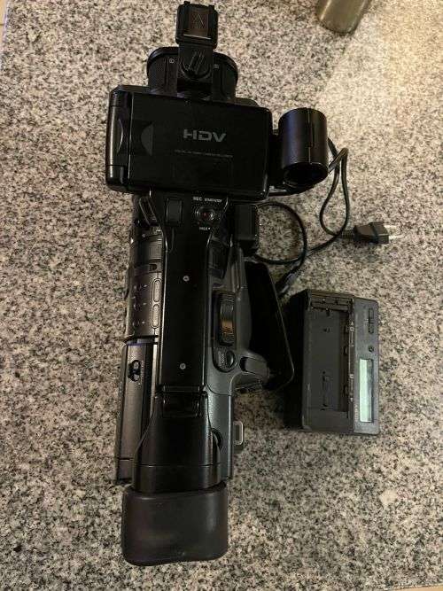 SONY HDV DIGITAL VIDEO CAMCORDER PROFFESSIONAL -HDV 1080i HVR ZIE -MINI DV