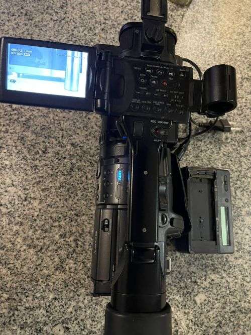 SONY HDV DIGITAL VIDEO CAMCORDER PROFFESSIONAL -HDV 1080i HVR ZIE -MINI DV