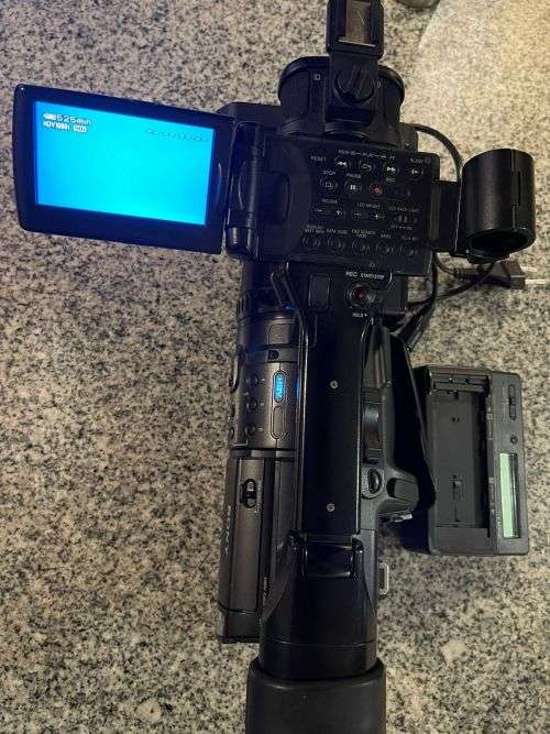 SONY HDV DIGITAL VIDEO CAMCORDER PROFFESSIONAL -HDV 1080i HVR ZIE -MINI DV