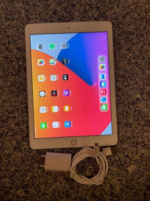 IPAD AIR  2 WIFI and 4g 16GB SPACE GREY A1567