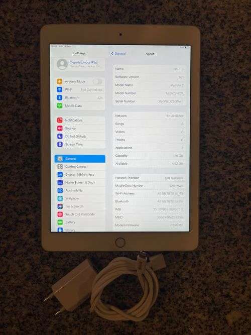 IPAD AIR  2 WIFI and 4g 16GB SPACE GREY A1567