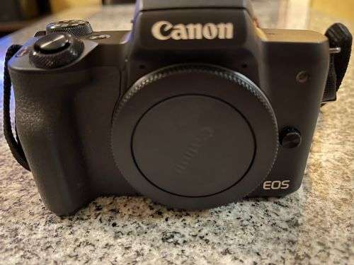 Canon EOS M50 model [ PC2328 ]  + 15-45mm  Mirrorless Camera Kit Mint Condition