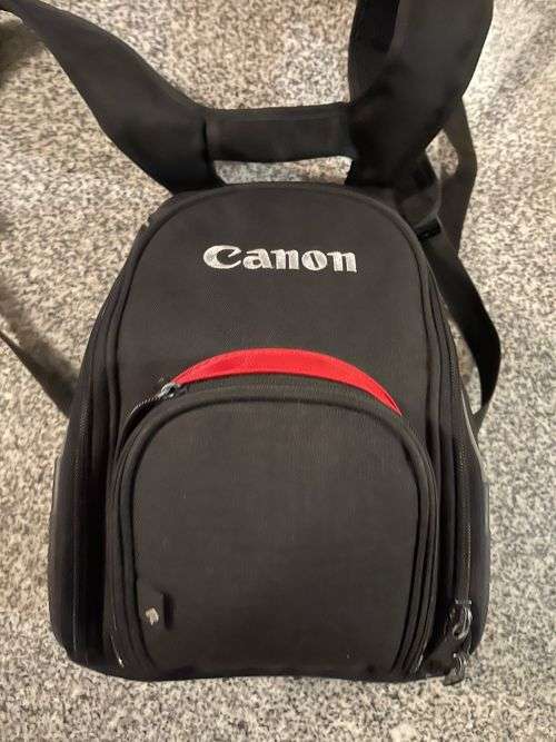 Canon 600d Twin Lens bundle 18-55mm and 75-300m Lenses Mint Condition