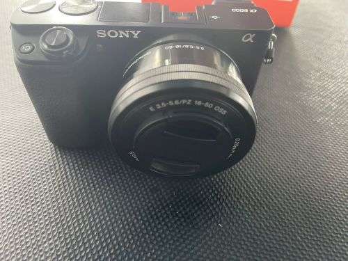 Sony a6000 Mirrorless Camera with 16-50mm Lens Mint Condition as new