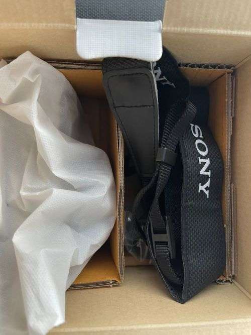 Sony a6000 Mirrorless Camera with 16-50mm Lens Mint Condition as new