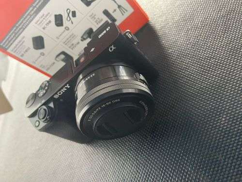 Sony a6000 Mirrorless Camera with 16-50mm Lens Mint Condition as new