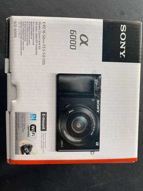 Sony a6000 Mirrorless Camera with 16-50mm Lens Mint Condition as new