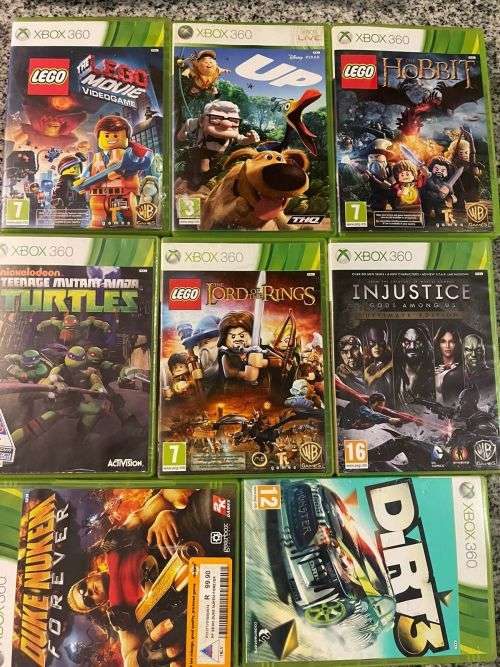 X BOX 360 S 4GB 1 CONTROLLER and 8 GAMES