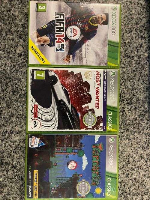 X BOX 360 S 250 GB MINT CONDITION WITH 2 CONTROLLERS and 3 GAMES