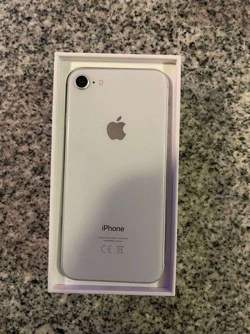 I PHONE 8 64GB MINT CONDITION