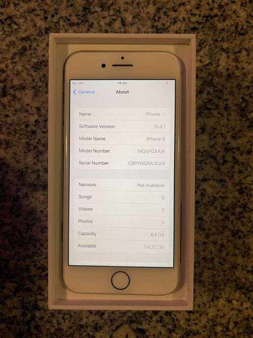 I PHONE 8 64GB MINT CONDITION