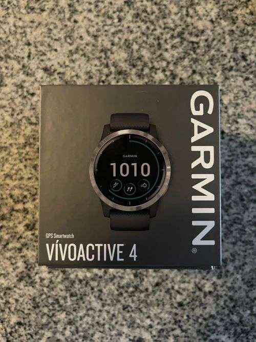 GARMIN VIVOACTIVE 4 MINT CONDITION WITH EXTRA STRAPS