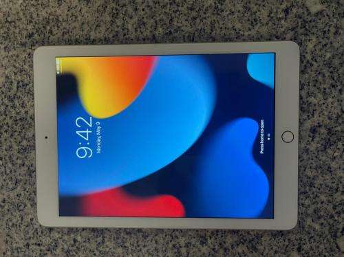 IPAD AIR 5TH GEN  A1822 32GB WIFI