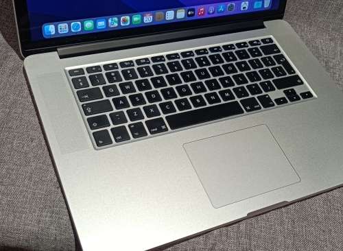 Apple MacBook Pro A1398 15-Inch Retina Display, Core i7@2.2GHz, 16GB Memory, 256GB SSD
