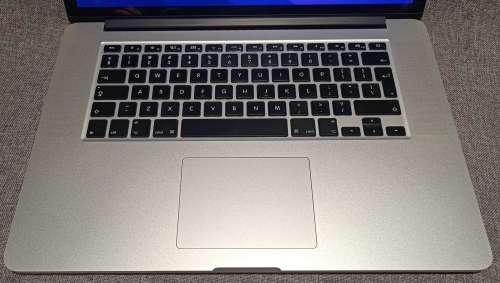 Apple MacBook Pro A1398 15-Inch Retina Display, Core i7@2.2GHz, 16GB Memory, 256GB SSD