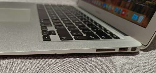 Apple MacBook Air `Core i5` 1.7 13` (Mid-2011), 4GB Memory, 250GB SSD, MacOS High Sierra