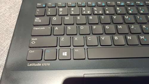 Dell Latitude 7270, 12.5` FHD, Intel i7-6600U@2.6GHz, 16GB Memory, 256GB Micron M.2 SSD, Windows 11