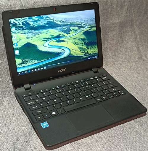 Acer Aspire ES 11 ES1-131, Intel Celeron N3050@ 1.6GHz, 4GB Memory,32GB SSD, 11.6` HD ComfyView
