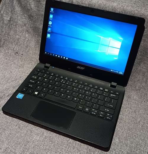 Acer Aspire ES 11 ES1-131, Intel Celeron N3050@ 1.6GHz, 4GB Memory,32GB SSD, 11.6` HD ComfyView