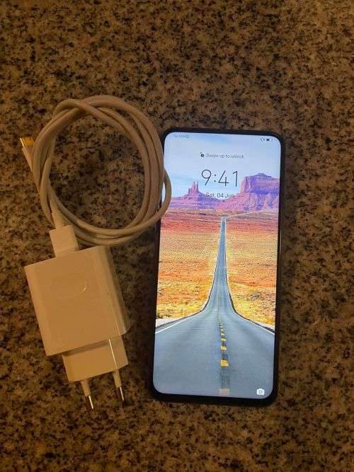 Huawei Nova Y9a 8GB RAM  128GB  Dual SIM Mint Condition With pop auto selfie camera.