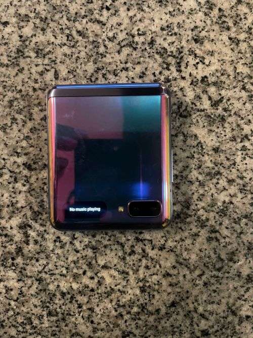 Samsung Galaxy Z Flip SM-F700F/DS  5G {256GB , Pink} Mint condition